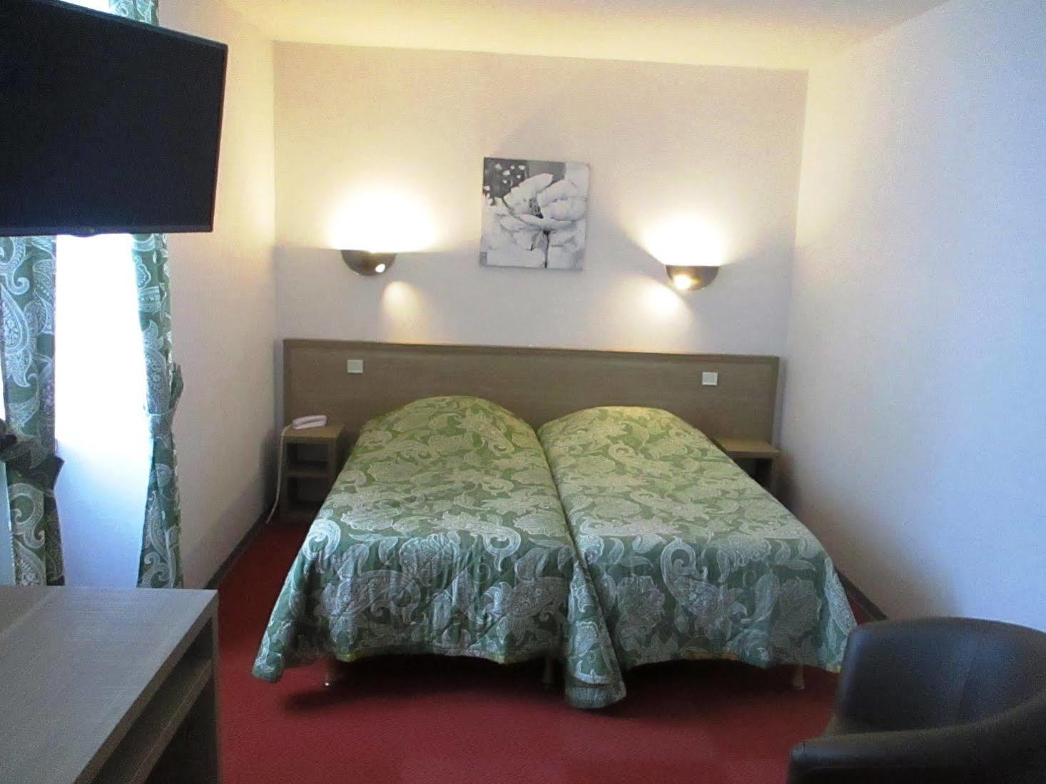 Hotel Du Lac Huelgoat Esterno foto
