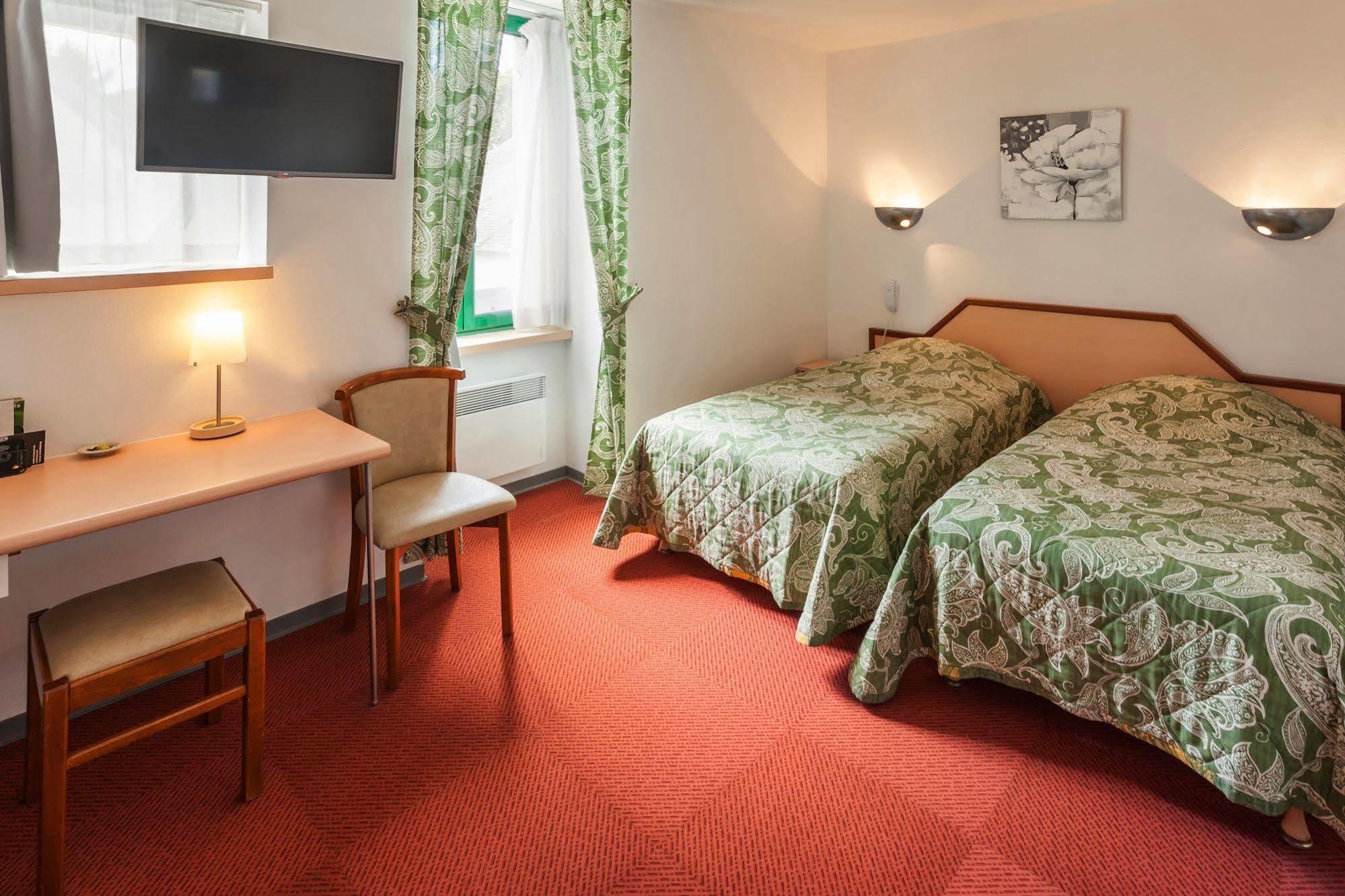 Hotel Du Lac Huelgoat Esterno foto